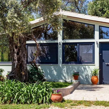 Alesia's House Holiday home